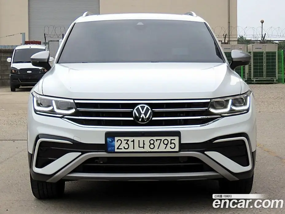 Volkswagen Tiguan 2023 2.0 АКПП, фото 1