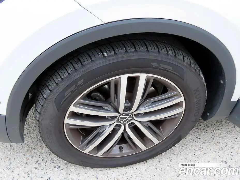 Volkswagen Tiguan 2023 2.0 АКПП, фото 20