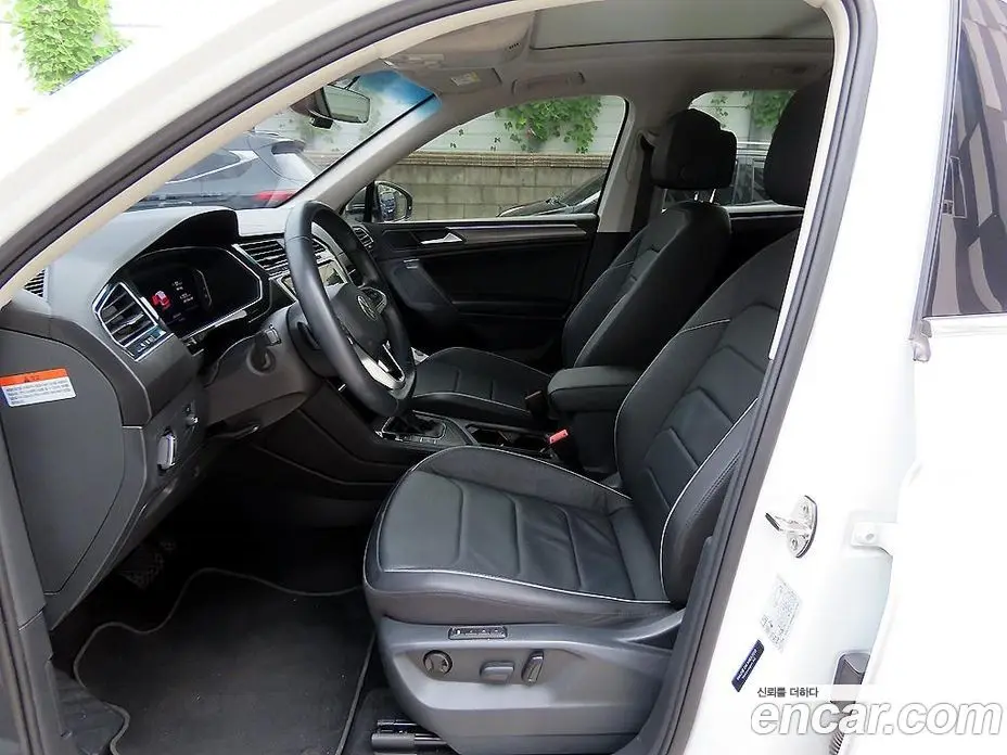 Volkswagen Tiguan 2023 2.0 АКПП, фото 5