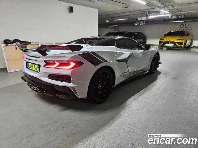 Chevrolet Corvette 2023 5.5 АКПП, миниатюра 2
