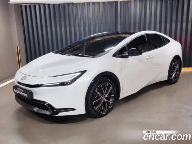 Toyota Prius, 2025, 11 301 км Toyota Prius, 2025, 11 301 км