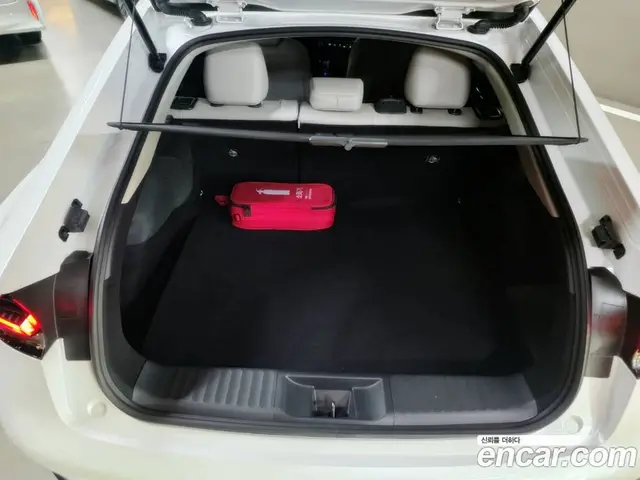 Toyota Prius 2025 2.0 АКПП, миниатюра 5 Toyota Prius 2025 2.0 АКПП, миниатюра 5