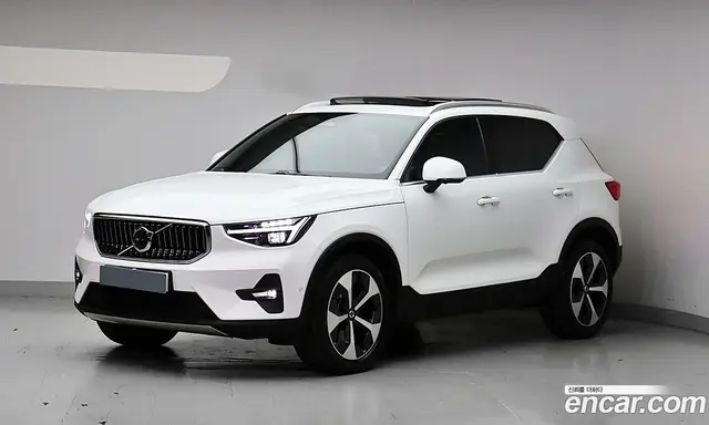 Volvo XC40, 2025, 8 962 км Volvo XC40, 2025, 8 962 км
