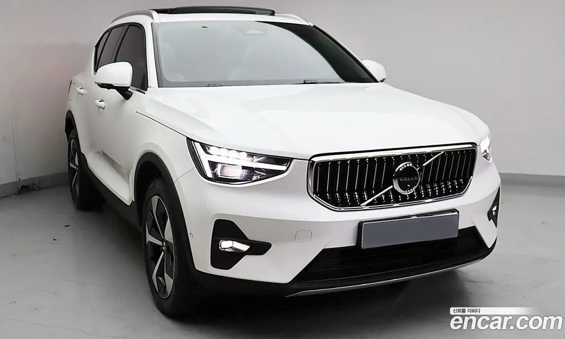 Volvo XC40 2025 2.0 АКПП, фото 19