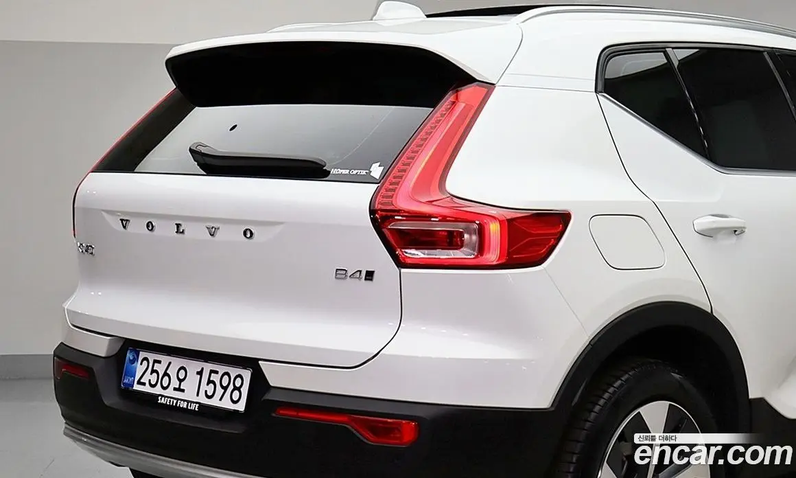 Volvo XC40 2025 2.0 АКПП, фото 20