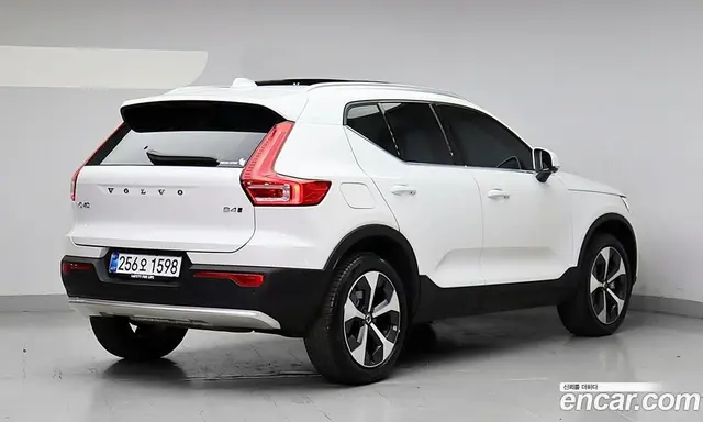 Volvo XC40 2025 2.0 АКПП, миниатюра 3