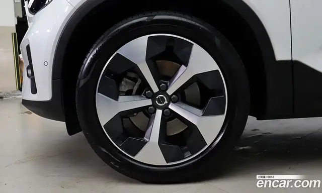 Volvo XC40 2025 2.0 АКПП, миниатюра 5