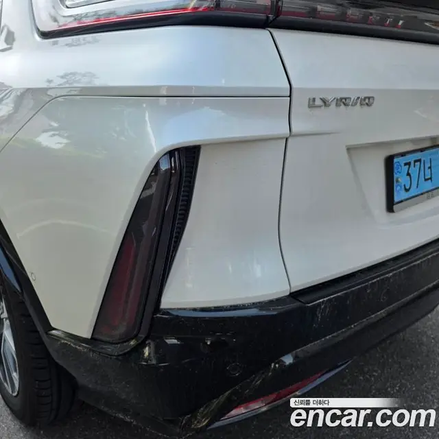Cadillac Lyriq 2024 1.0 АКПП, миниатюра 11 Cadillac Lyriq 2024 1.0 АКПП, миниатюра 11