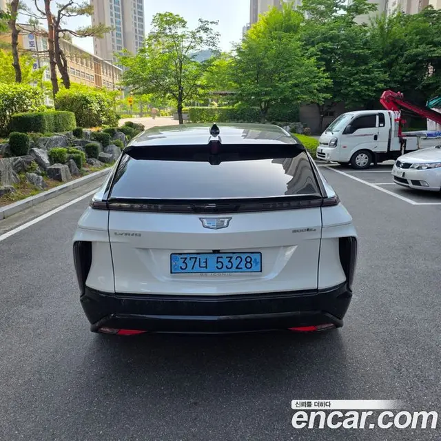 Cadillac Lyriq 2024 1.0 АКПП, миниатюра 4 Cadillac Lyriq 2024 1.0 АКПП, миниатюра 4