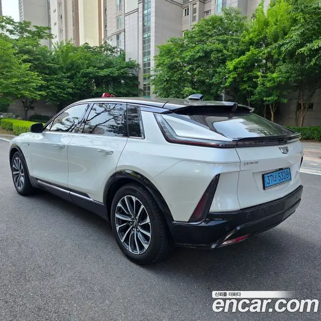 Cadillac Lyriq 2024 1.0 АКПП, миниатюра 5 Cadillac Lyriq 2024 1.0 АКПП, миниатюра 5
