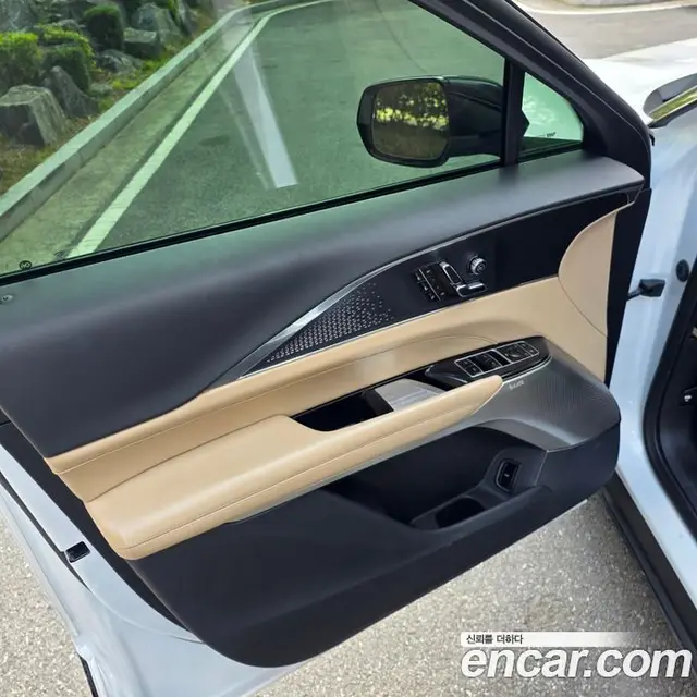 Cadillac Lyriq 2024 1.0 АКПП, миниатюра 8 Cadillac Lyriq 2024 1.0 АКПП, миниатюра 8