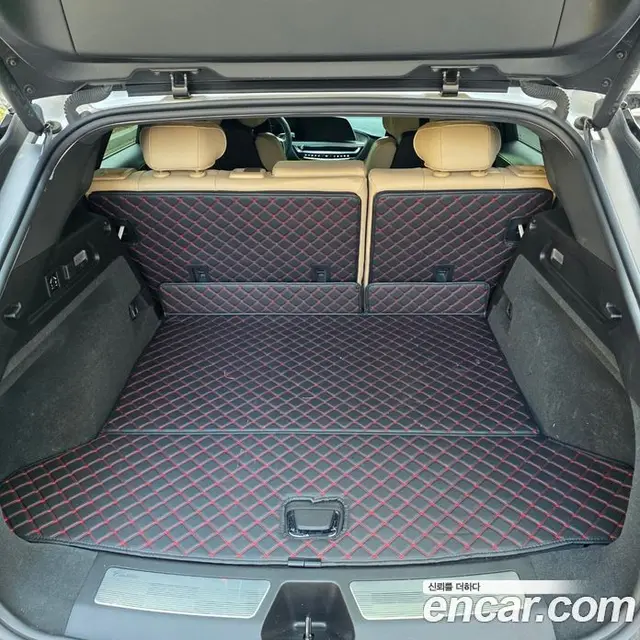 Cadillac Lyriq 2024 1.0 АКПП, миниатюра 10 Cadillac Lyriq 2024 1.0 АКПП, миниатюра 10
