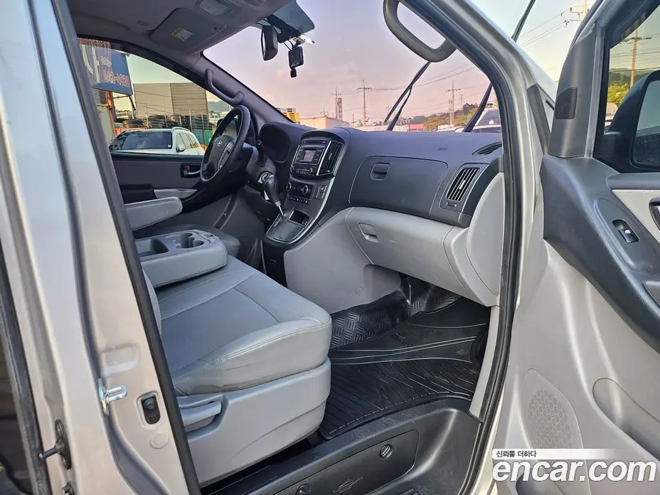 Hyundai Starex 2016 2.5 АКПП, фото 19 Hyundai Starex 2016 2.5 АКПП, фото 19