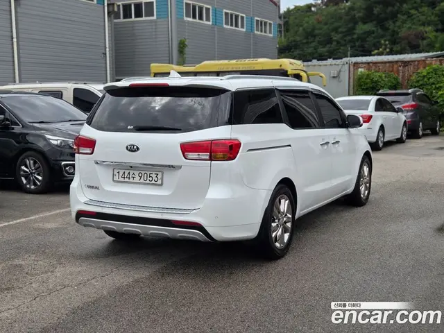 Kia Carnival 2016 2.2 АКПП, миниатюра 6 Kia Carnival 2016 2.2 АКПП, миниатюра 6