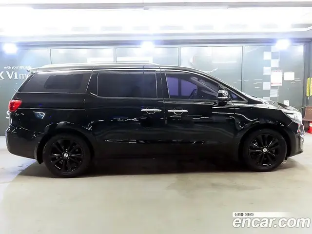 Kia Carnival 2017 2.2 АКПП, миниатюра 3 Kia Carnival 2017 2.2 АКПП, миниатюра 3