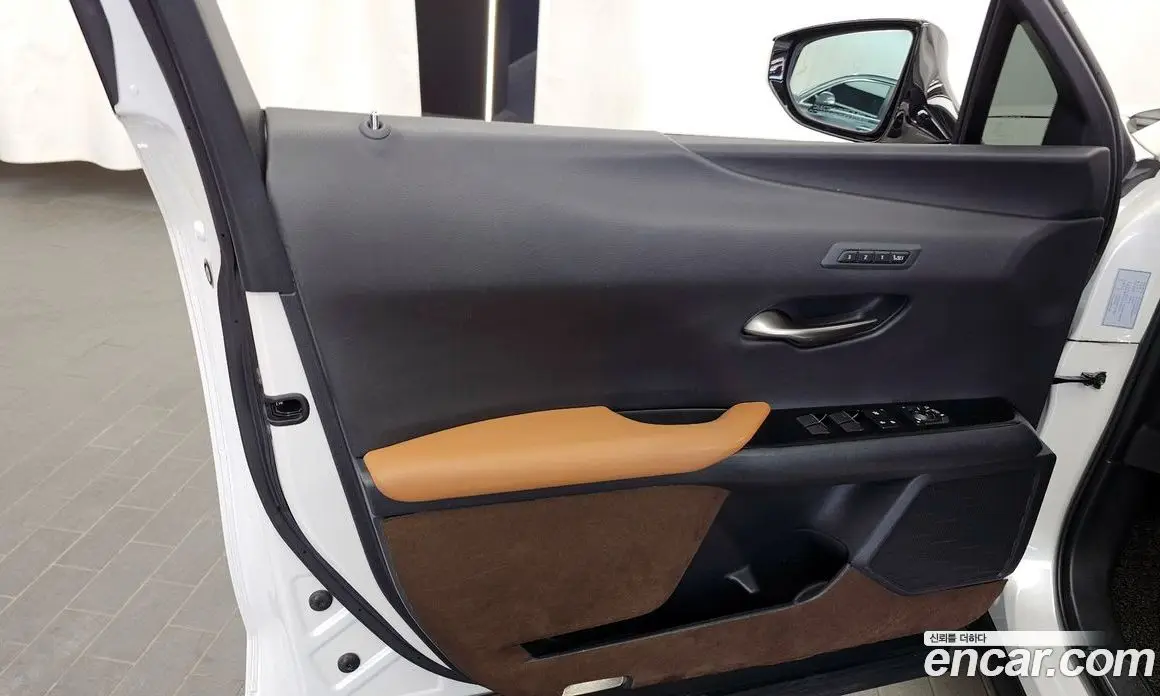 Lexus UX 2019 2.0 АКПП, фото 14