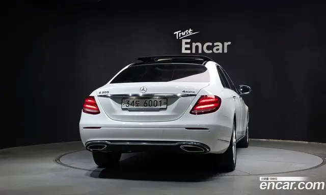 Mercedes-Benz E-Class 2018 2.0 АКПП, миниатюра 4 Mercedes-Benz E-Class 2018 2.0 АКПП, миниатюра 4