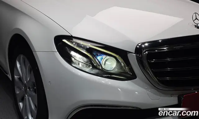 Mercedes-Benz E-Class 2018 2.0 АКПП, миниатюра 8 Mercedes-Benz E-Class 2018 2.0 АКПП, миниатюра 8
