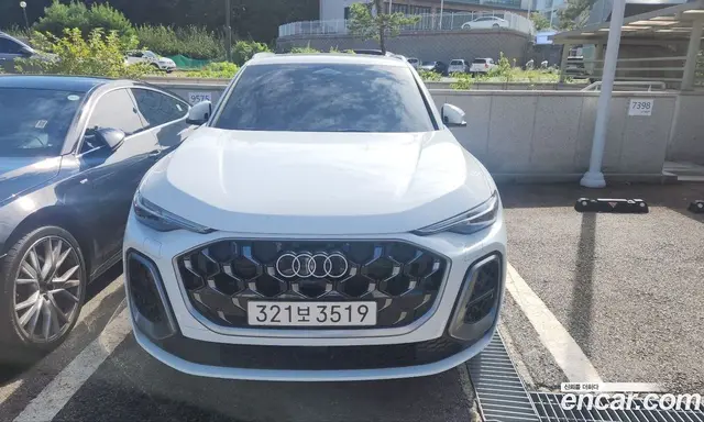 Audi Q5, 2025, 8 000 км