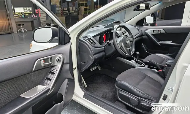 Kia Porte 2010 1.6 АКПП, миниатюра 11