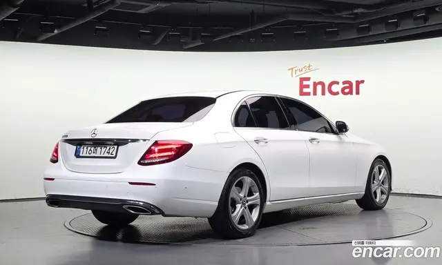 Mercedes-Benz E-Class 2018 2.0 АКПП, миниатюра 2