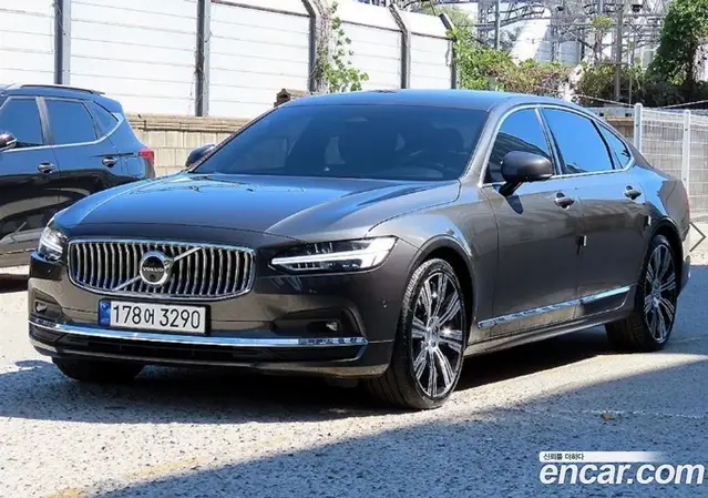 Volvo S90, 2023, 73 022 км