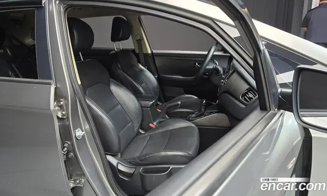 Kia Carens 2015 1.7 АКПП, миниатюра 12