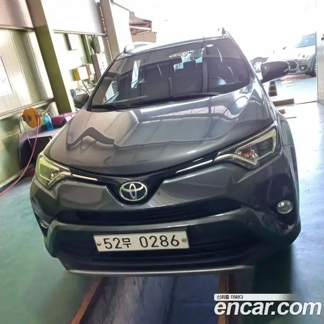 Toyota RAV4, 2016, 106 197 км