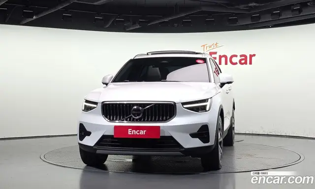 Volvo XC40 2023 2.0 АКПП, миниатюра 3