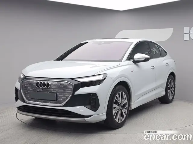 Audi Q4 e-tron, 2023, 43 306 км