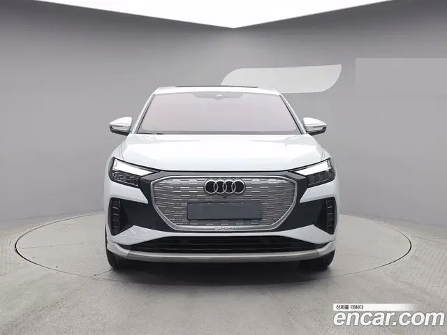 Audi Q4 e-tron 2023 0.2 АКПП, миниатюра 3