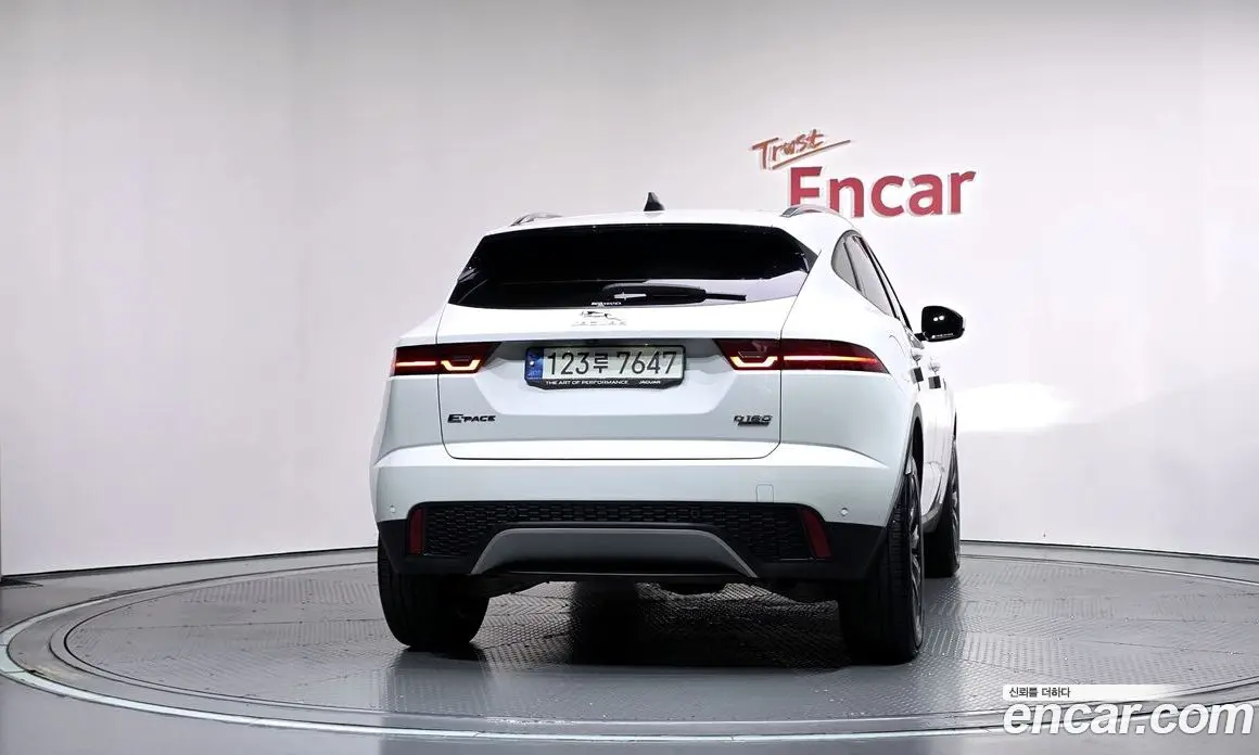 Jaguar E-Pace 2020 2.0 АКПП, фото 4 Jaguar E-Pace 2020 2.0 АКПП, фото 4