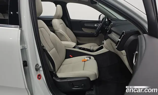 Volvo XC40 2024 2.0 АКПП, миниатюра 12