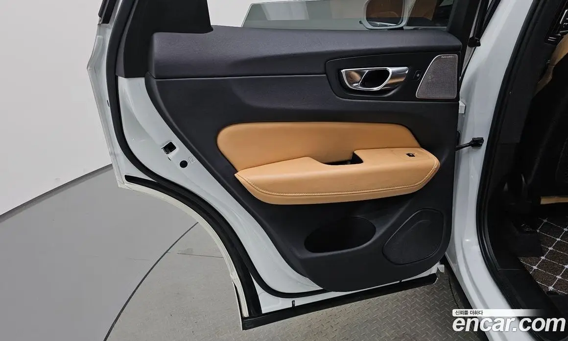 Volvo XC60 2018 2.0 АКПП, фото 14