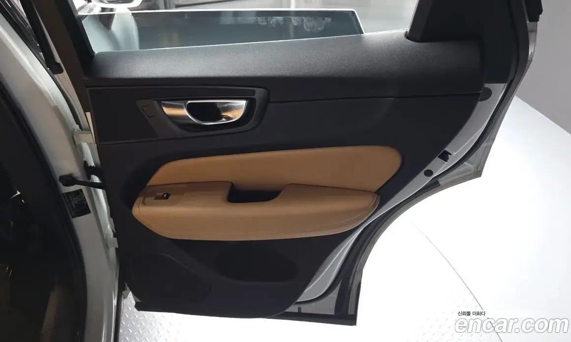 Volvo XC60 2020 2.0 АКПП, фото 14