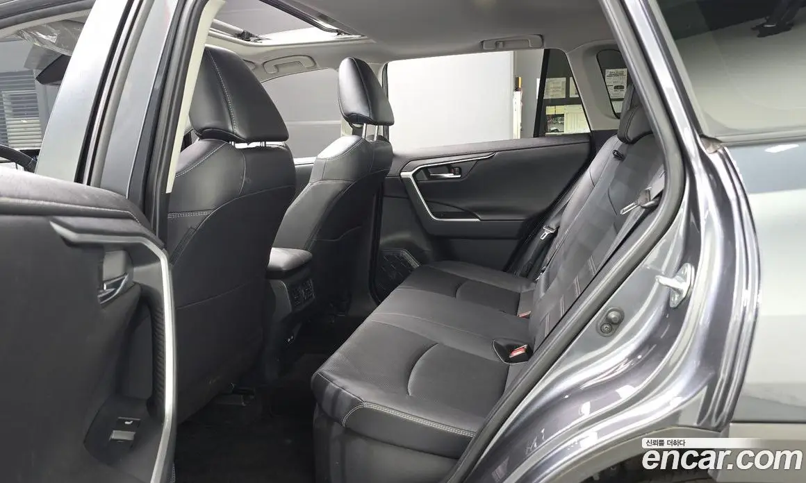 Toyota RAV4 2023 2.5 АКПП, фото 11 Toyota RAV4 2023 2.5 АКПП, фото 11