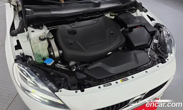 Volvo V40 2018 2.0 АКПП, миниатюра 6 Volvo V40 2018 2.0 АКПП, миниатюра 6