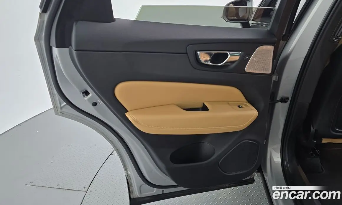Volvo XC60 2021 2.0 АКПП, фото 14