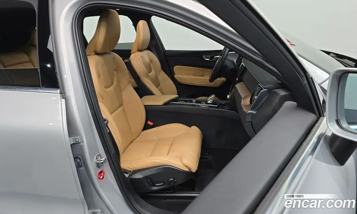 Volvo XC60 2021 2.0 АКПП, фото 15