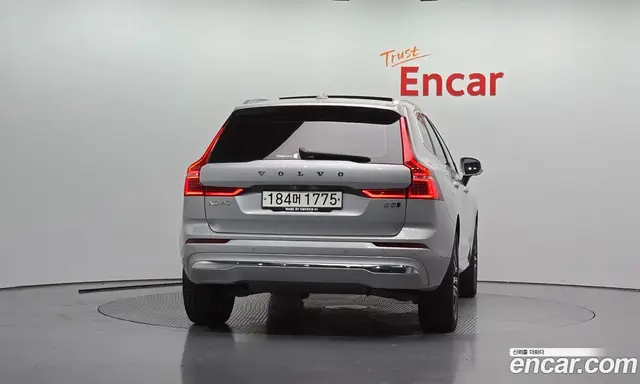 Volvo XC60 2021 2.0 АКПП, миниатюра 3