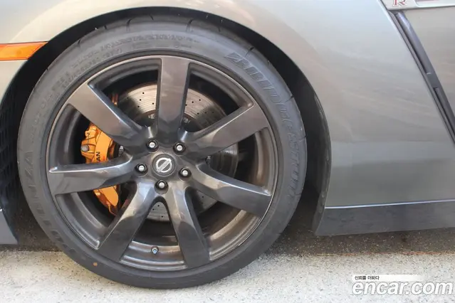 Nissan GT-R 2010 3.8 АКПП, миниатюра 5
