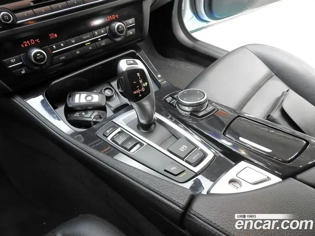BMW 5 серия 2015 2.0 АКПП, миниатюра 9 BMW 5 серия 2015 2.0 АКПП, миниатюра 9