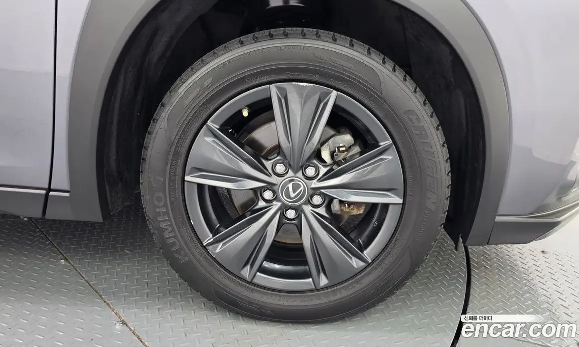 Lexus UX 2021 2.0 АКПП, фото 7 Lexus UX 2021 2.0 АКПП, фото 7