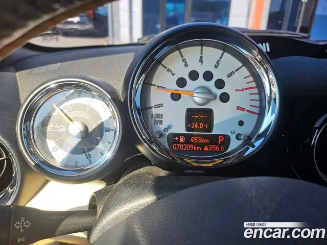 Mini Cooper Convertible 2010 1.6 АКПП, миниатюра 7