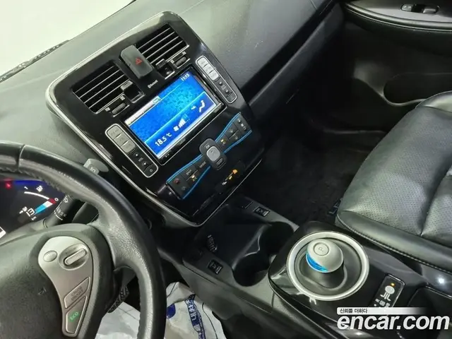 Nissan Leaf 2016 АКПП, миниатюра 9