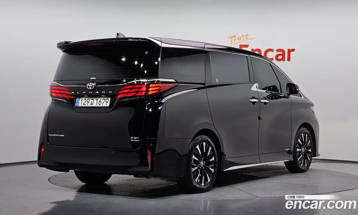 Toyota Alphard 2023 2.5 АКПП, фото 1 Toyota Alphard 2023 2.5 АКПП, фото 1