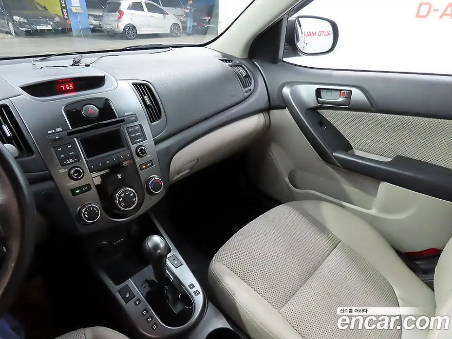 Kia Porte 2010 1.6 АКПП, фото 11