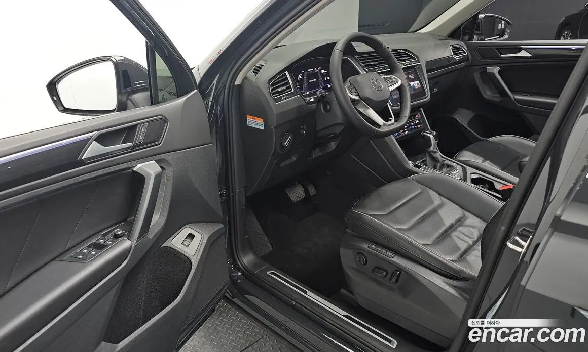 Volkswagen Tiguan 2021 2.0 АКПП, фото 17