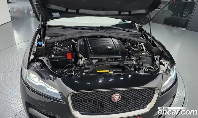 Jaguar F-Pace 2019 2.0 АКПП, миниатюра 5
