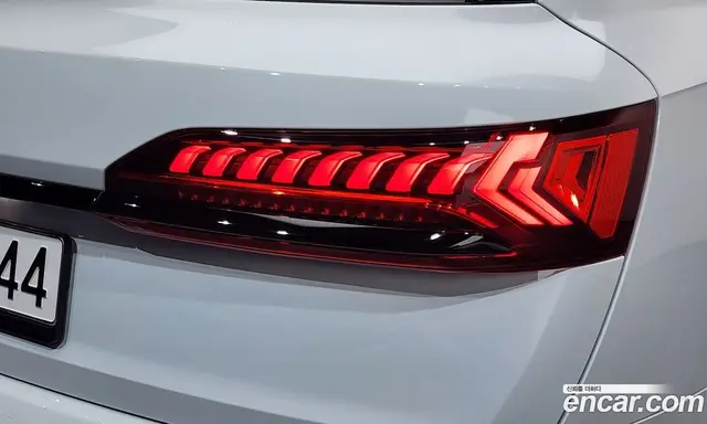 Audi SQ7 2023 4.0 АКПП, миниатюра 9